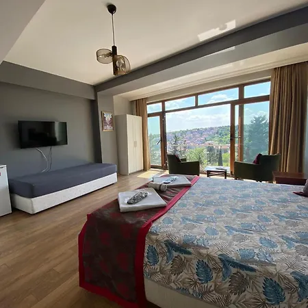 Bude Ortakoey מלון *