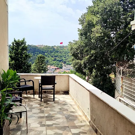 Bude Ortakoey מלון *