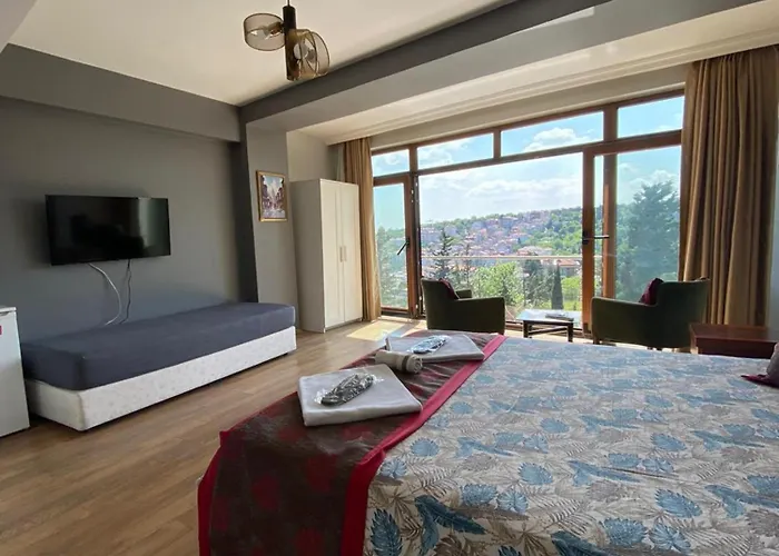 Bude Ortakoey 酒店 *