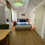 Bude Ortakoey